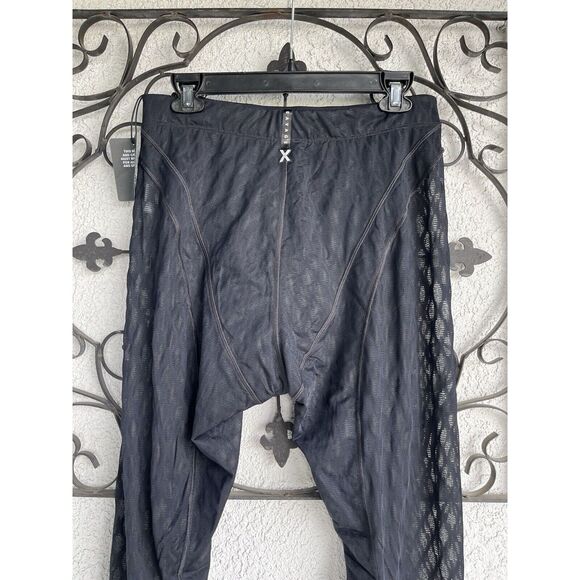 Savage X Fenty Peak Performance HR Leggings - 16/18 - Black - Picture 8 of 9